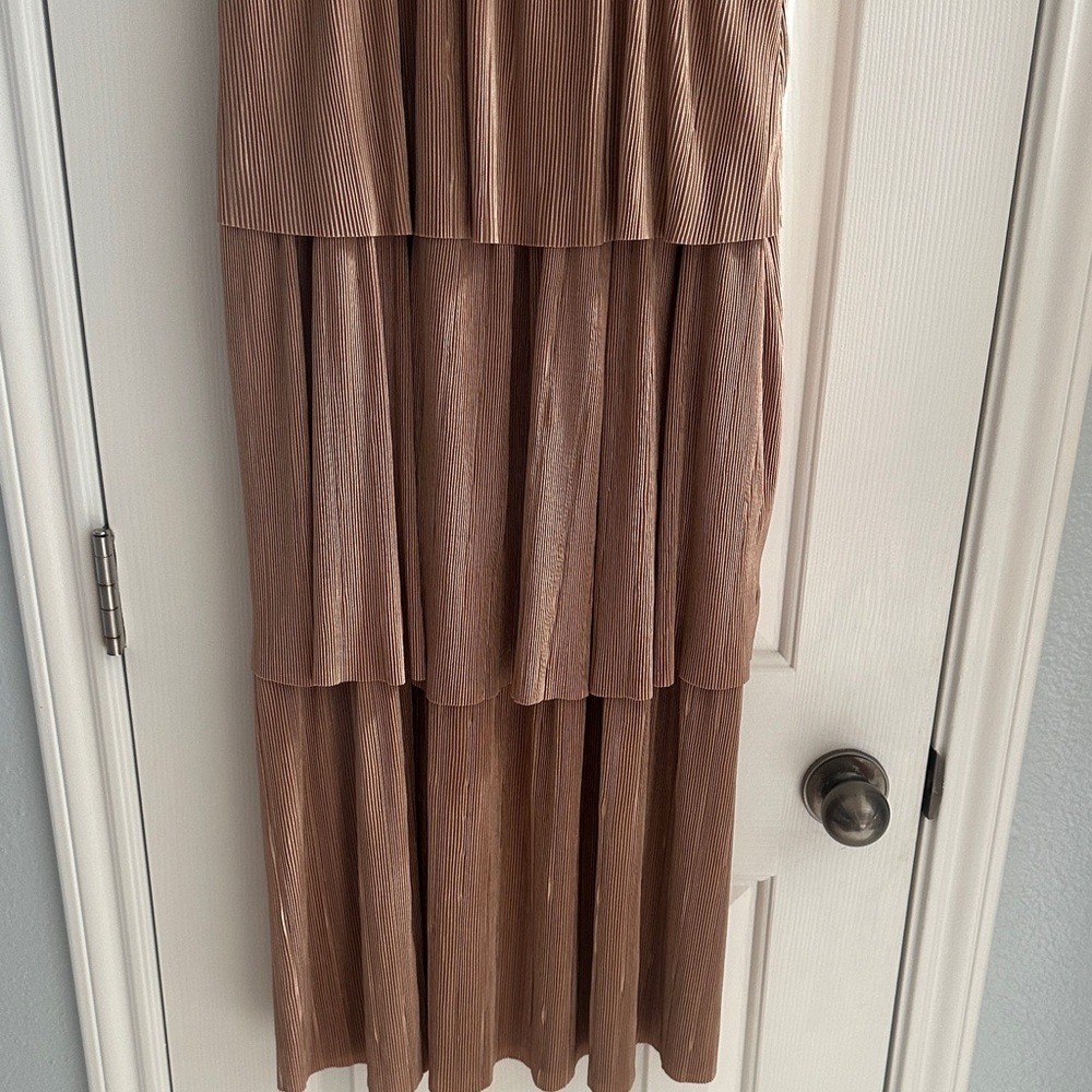 Skies Are Blue Blush Champagne Tiered Maxi Dress Pleated Party Holiday Small NWT - Picture 6 of 10